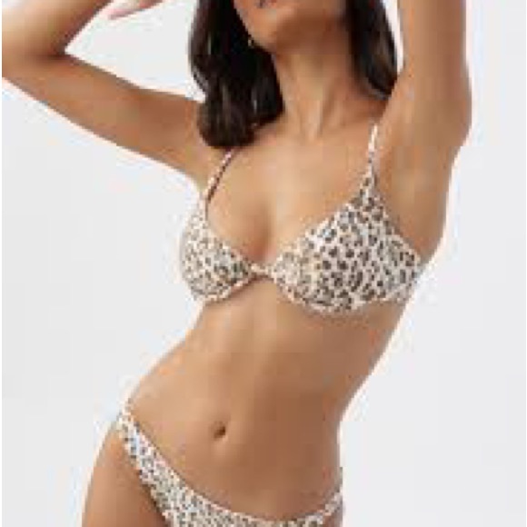 O’Neill Medium 2-piece Bikini Leo Seville Underwire D-cup & Flamenco bottoms NWT - Picture 6 of 14